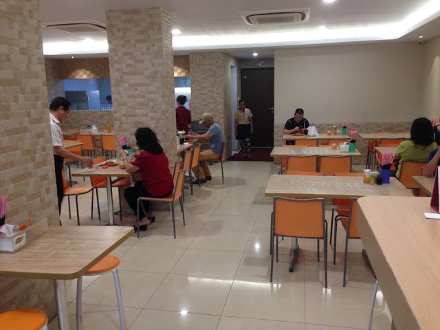 kuliner sop sapi di Jakarta Jl. Gajah Mada