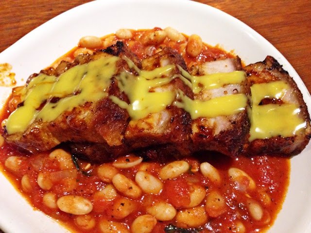 Crispy Pork Belly bastardo gourment pizza dan bar