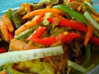 RESEP IKAN  MAS GORENG PEDAS BUMBU ACAR SPESIAL RESEP IKAN  MAS GORENG PEDAS BUMBU ACAR