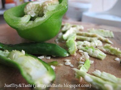 Resep Kari Ayam Hijau Ala Thai (Green Chicken Curry) Resep Kari Ayam Hijau Ala Thai (Green Chicken Curry)